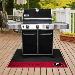 FanMats® 21108 - Southern Style NCAA Georgia University 26" X 42" Grill Mat