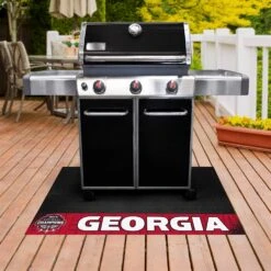 FanMats® 28303 - NCAA "Georgia Bulldogs" 26" X 42" Grill Mat With "2021-22 National Champions" Logo