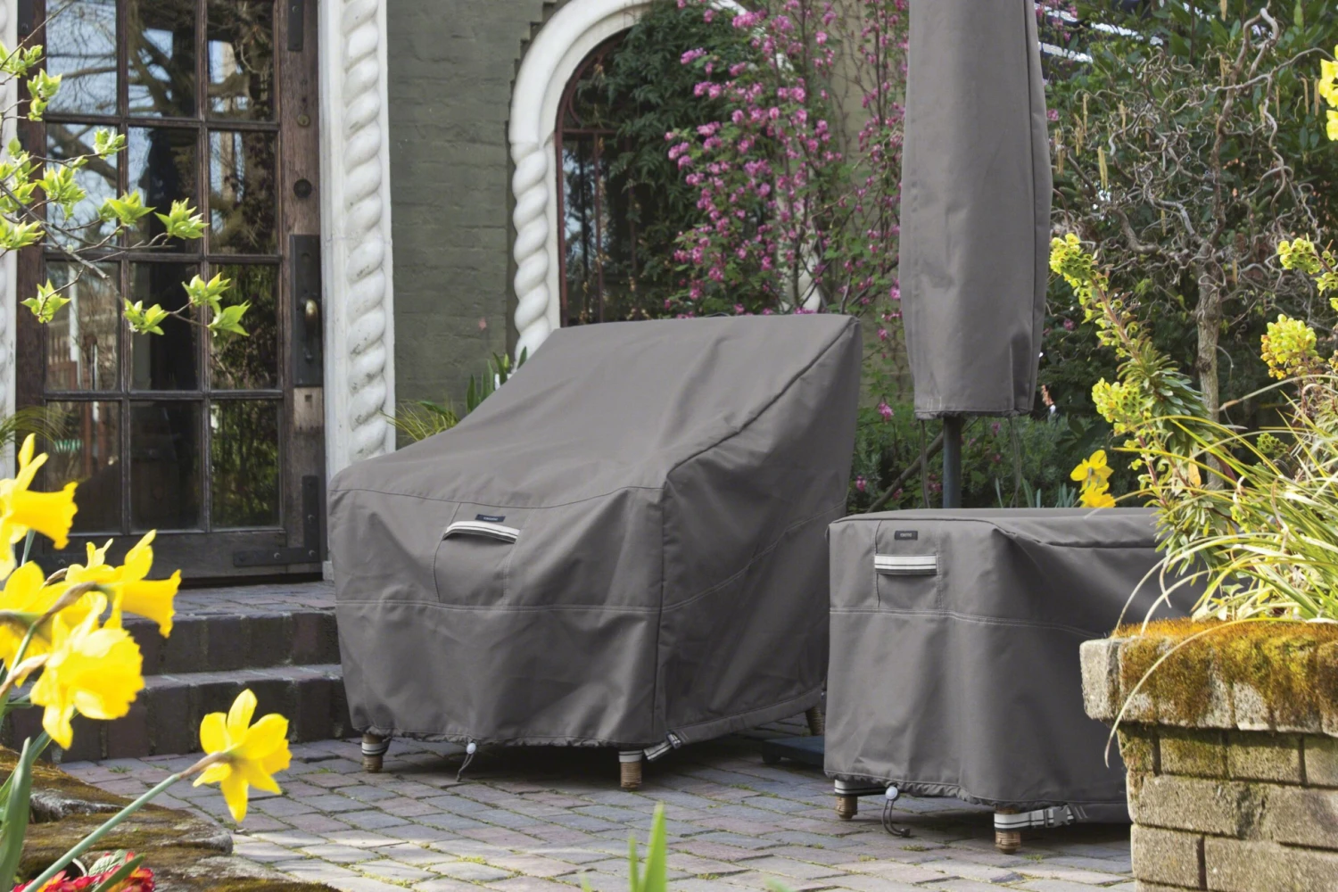 Classic Accessories® - Ravenna™ Dark Taupe X-Small BBQ Grill Cover For Weber™ Summit Grills (42"L X 38"W X 48"H) 17 Classic Accessories® - Ravenna™ Dark Taupe X-Small BBQ Grill Cover For Weber™ Summit Grills (42"L X 38"W X 48"H) - Image 15